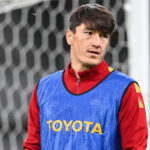 Eldor Shomurodov con la maglia della Roma